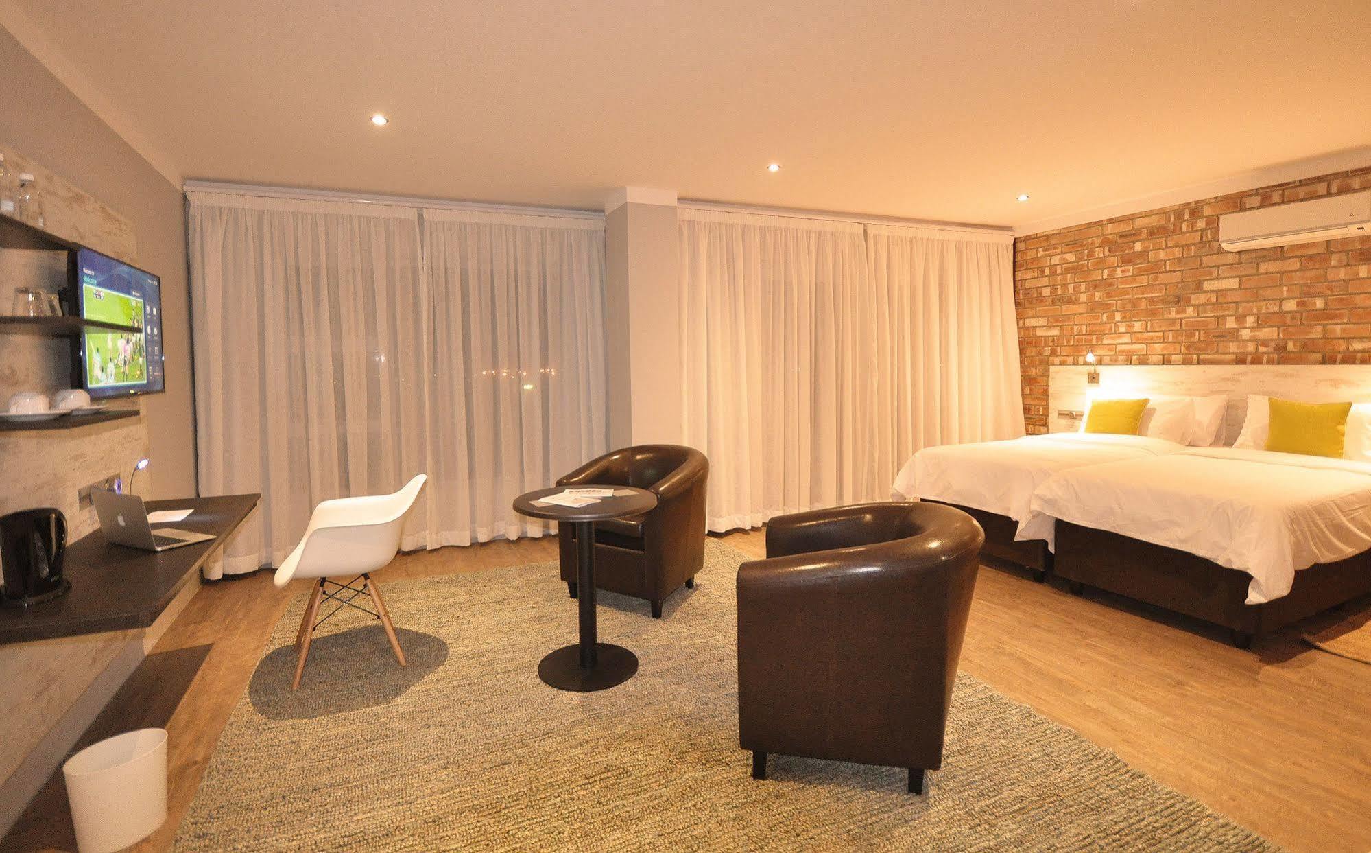 Swakopmund Plaza Hotel Ngoại thất bức ảnh